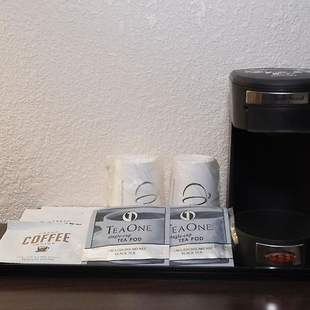 Red Roof Inn & Suites Mt Holly - Mcguire Afb Westampton Eksteriør bilde