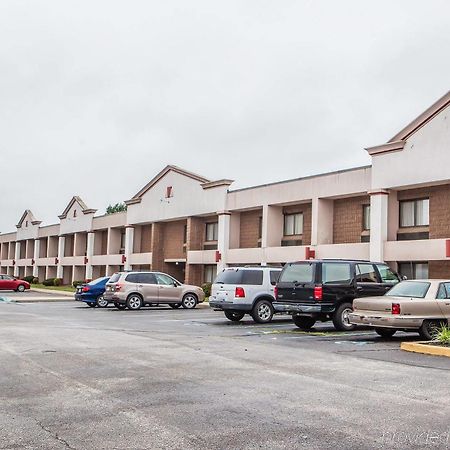 Red Roof Inn & Suites Mt Holly - Mcguire Afb Westampton Eksteriør bilde
