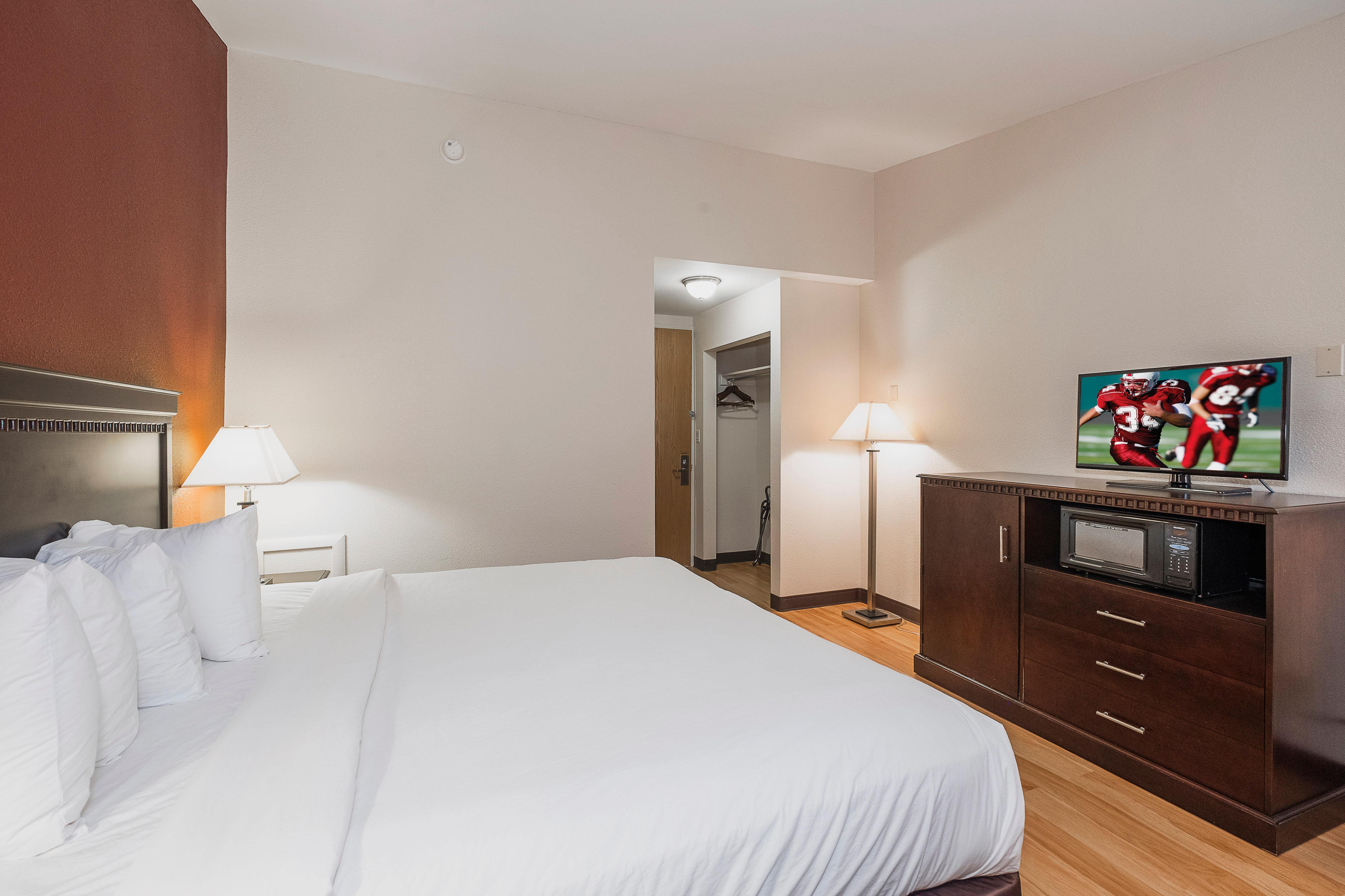 Red Roof Inn & Suites Mt Holly - Mcguire Afb Westampton Eksteriør bilde