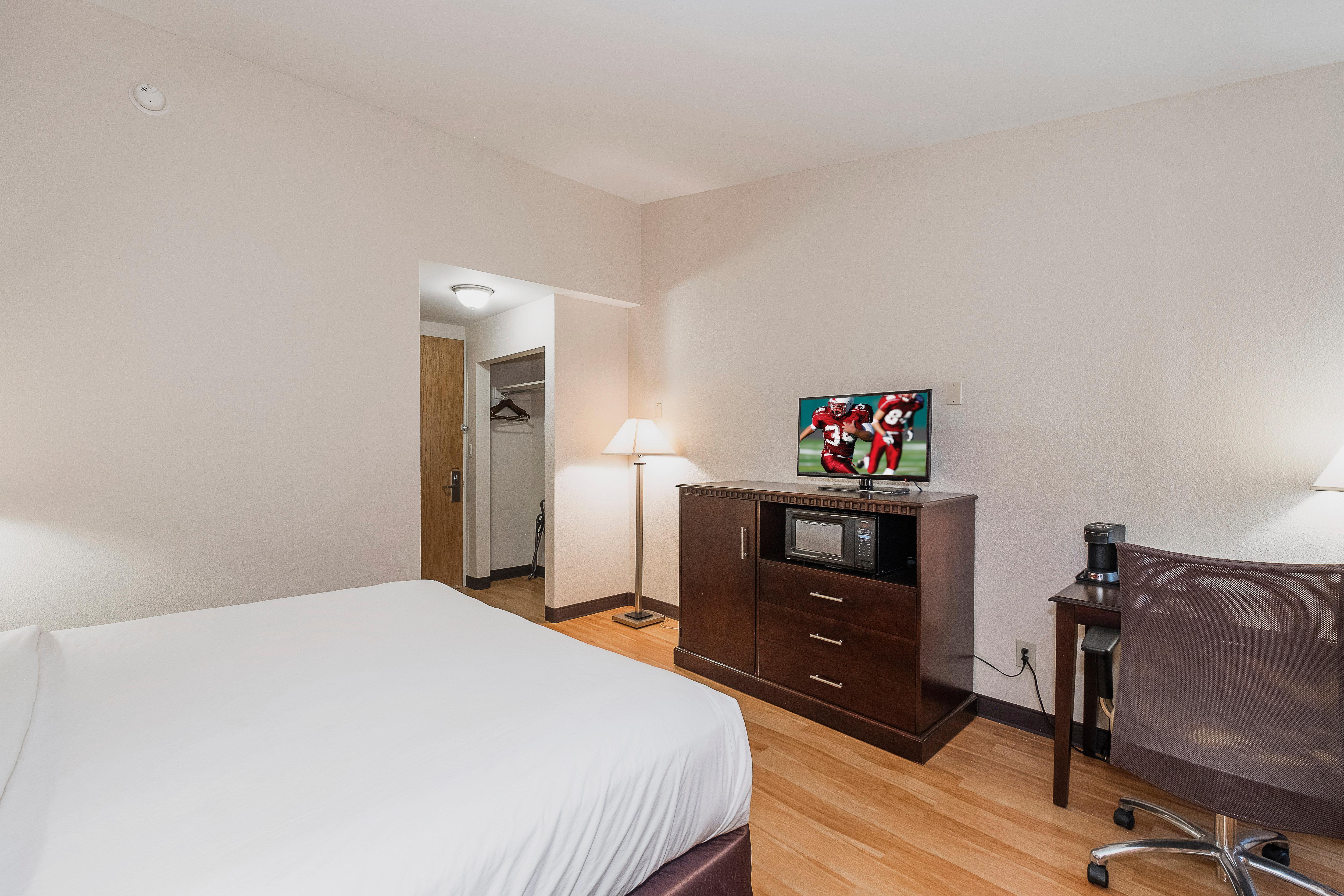 Red Roof Inn & Suites Mt Holly - Mcguire Afb Westampton Eksteriør bilde