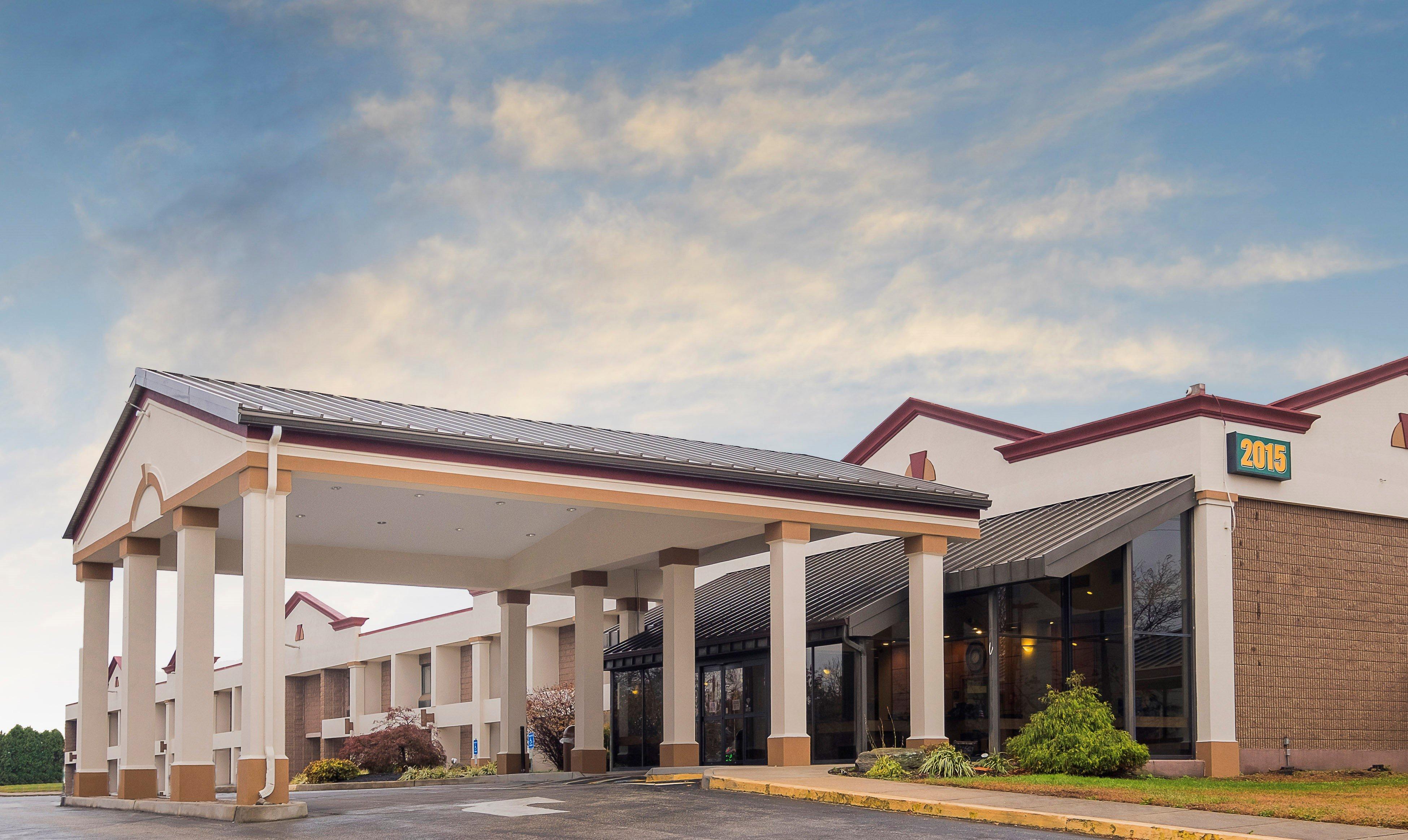 Red Roof Inn & Suites Mt Holly - Mcguire Afb Westampton Eksteriør bilde
