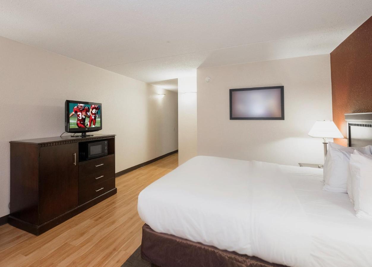 Red Roof Inn & Suites Mt Holly - Mcguire Afb Westampton Eksteriør bilde