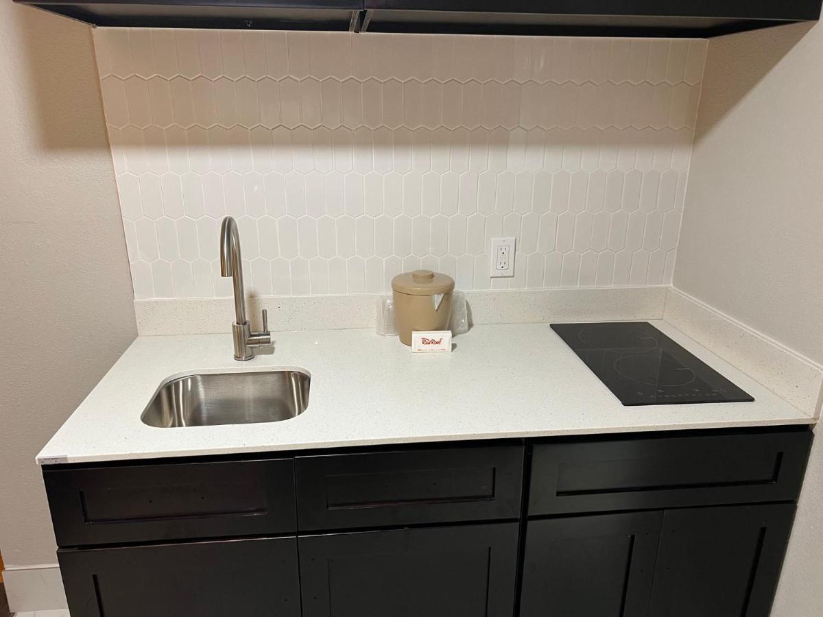 Red Roof Inn & Suites Mt Holly - Mcguire Afb Westampton Eksteriør bilde