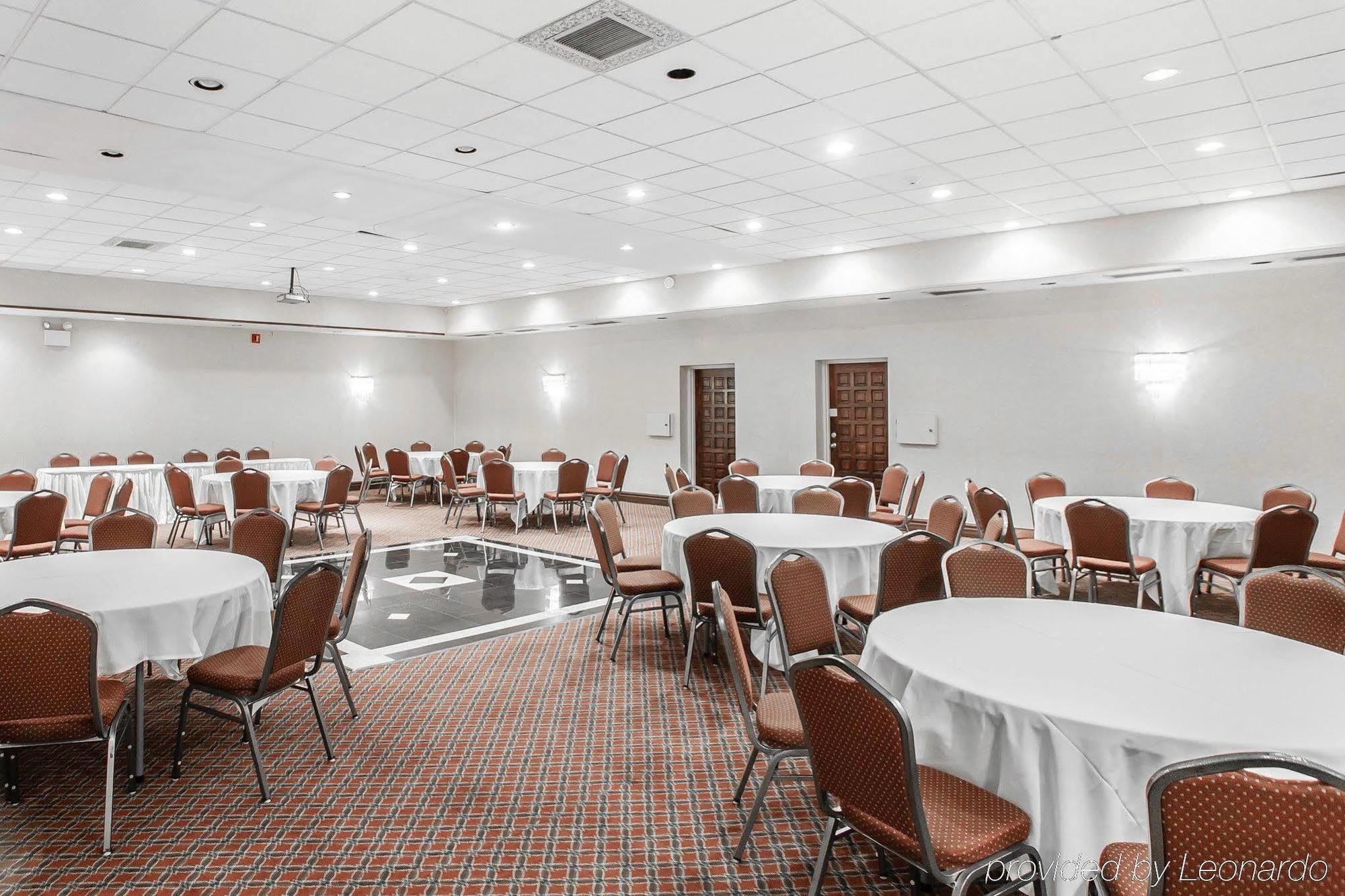 Red Roof Inn & Suites Mt Holly - Mcguire Afb Westampton Eksteriør bilde